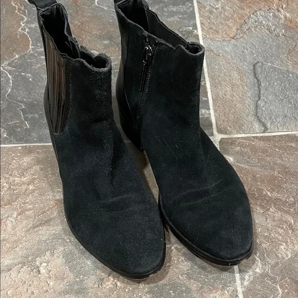 Donald J. Pliner Black Ankle Boots - Picture 2 of 4